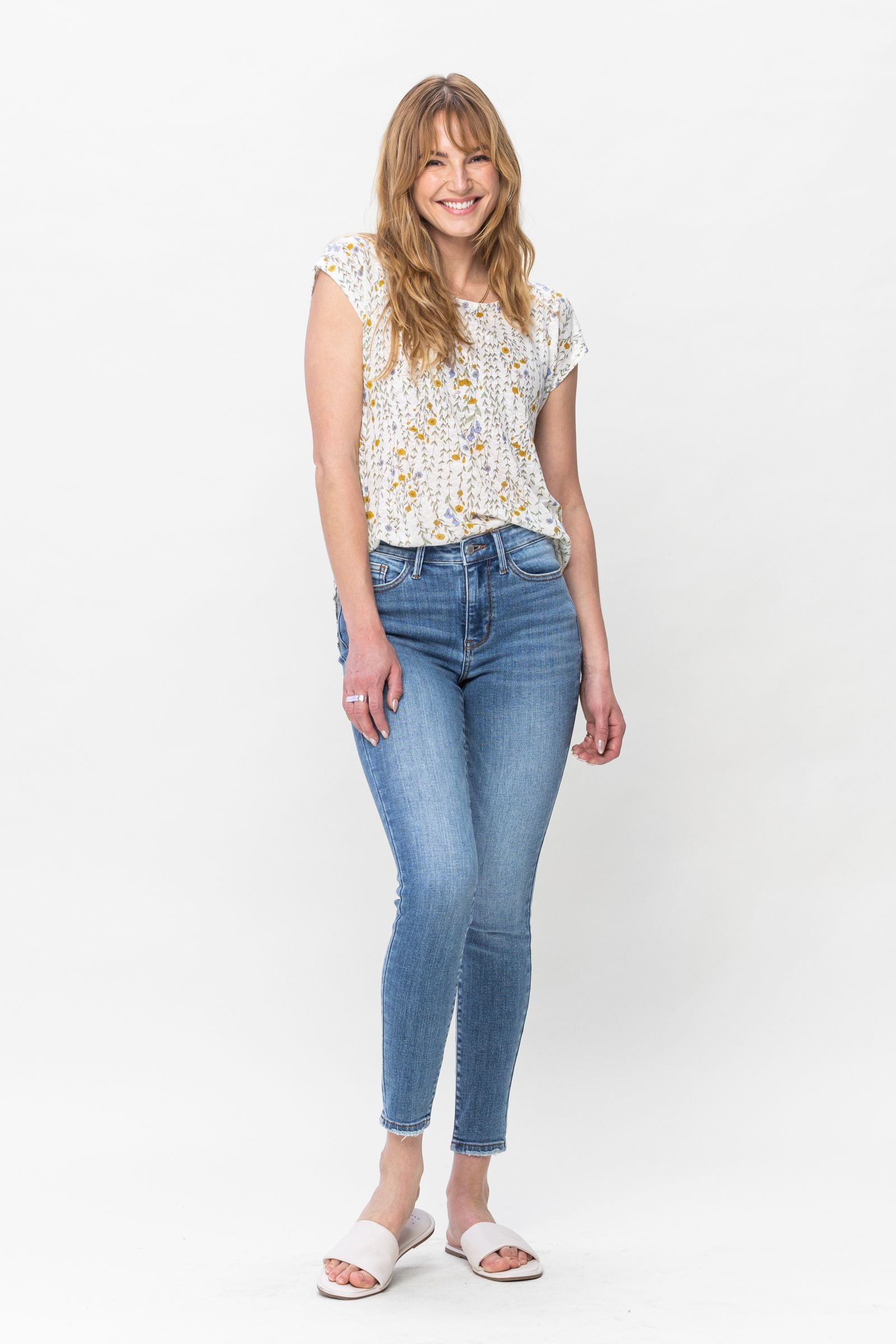 Judy Blue  Mid Rise Crop Skinny Leg