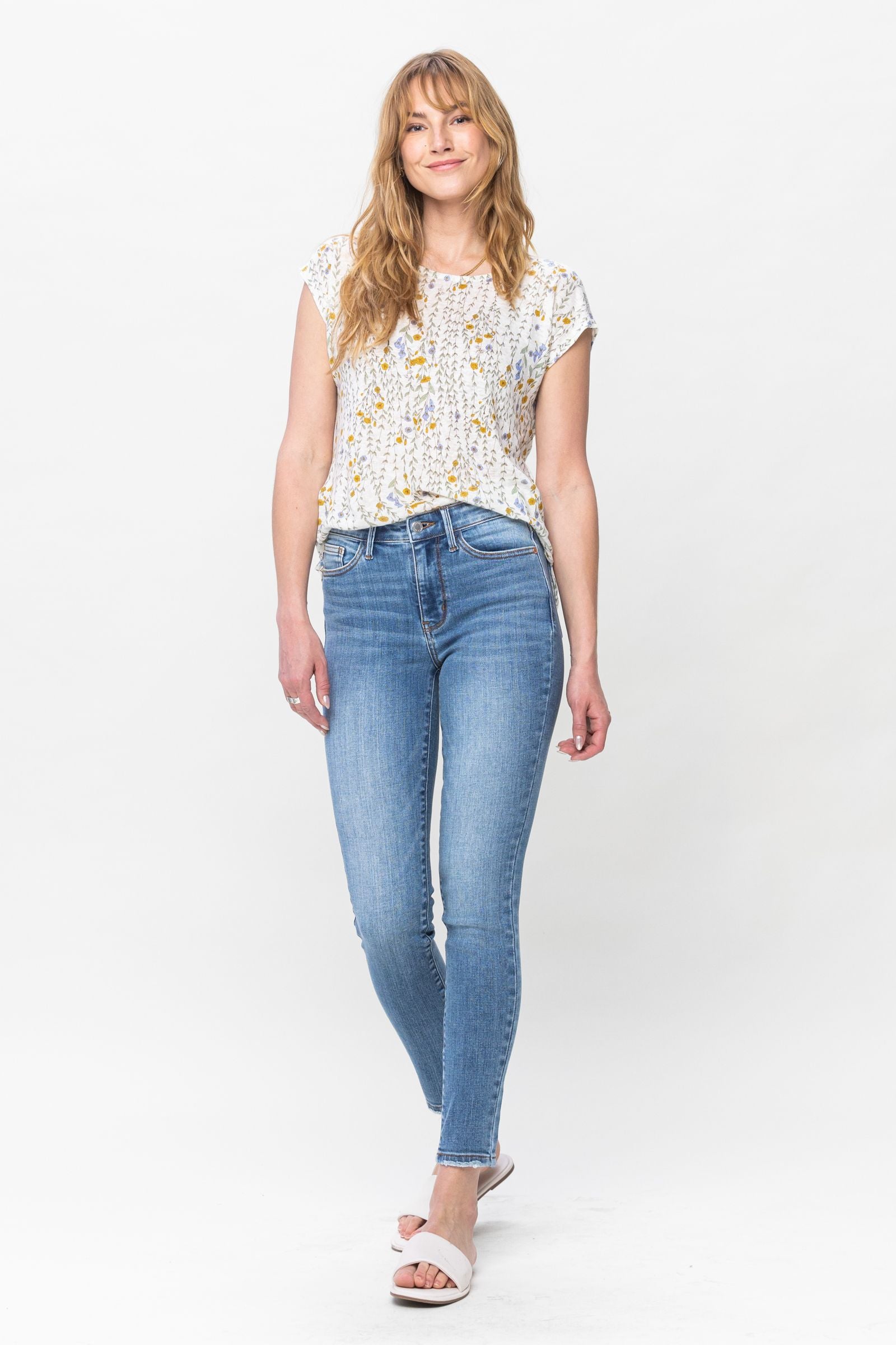 Judy Blue  Mid Rise Crop Skinny Leg