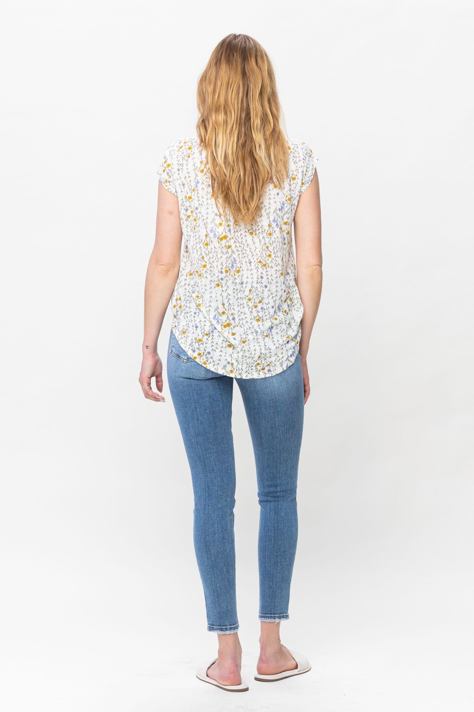 Judy Blue  Mid Rise Crop Skinny Leg