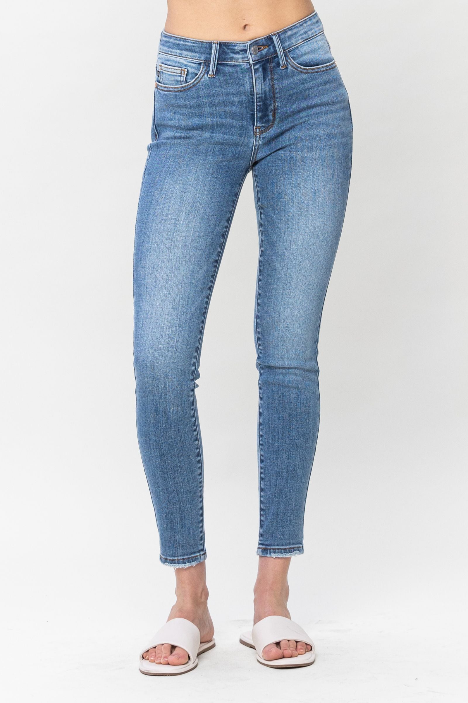 Judy Blue  Mid Rise Crop Skinny Leg